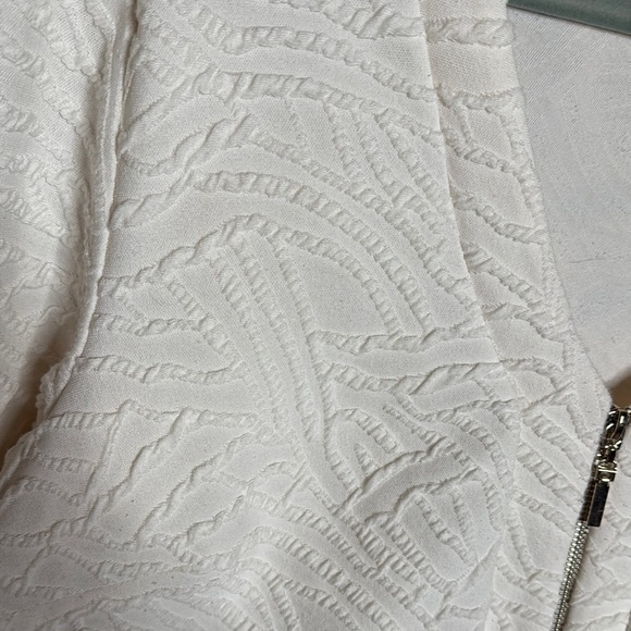 Frank Lyman Textured Zip Long Cream Cardigan Size 14 - Picture 3 of 7